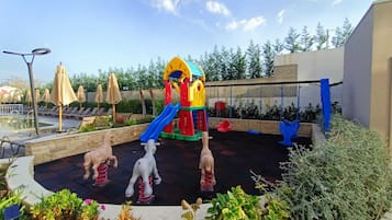 室外兒童遊樂區