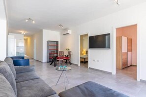 Smart TV - ☀⛱Dream Apt Modern & Spacious, Ideal for Long Stays! (Saint Julians)