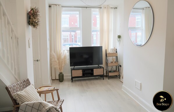 Talo, useita sänkyjä | Olohuone