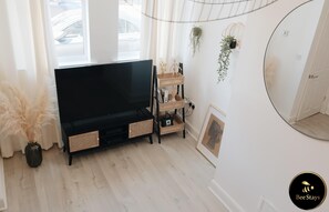 Talo, useita sänkyjä | 2 makuuhuonetta, silitysrauta/-lauta, ilmainen Wi-Fi, vuodevaatteet