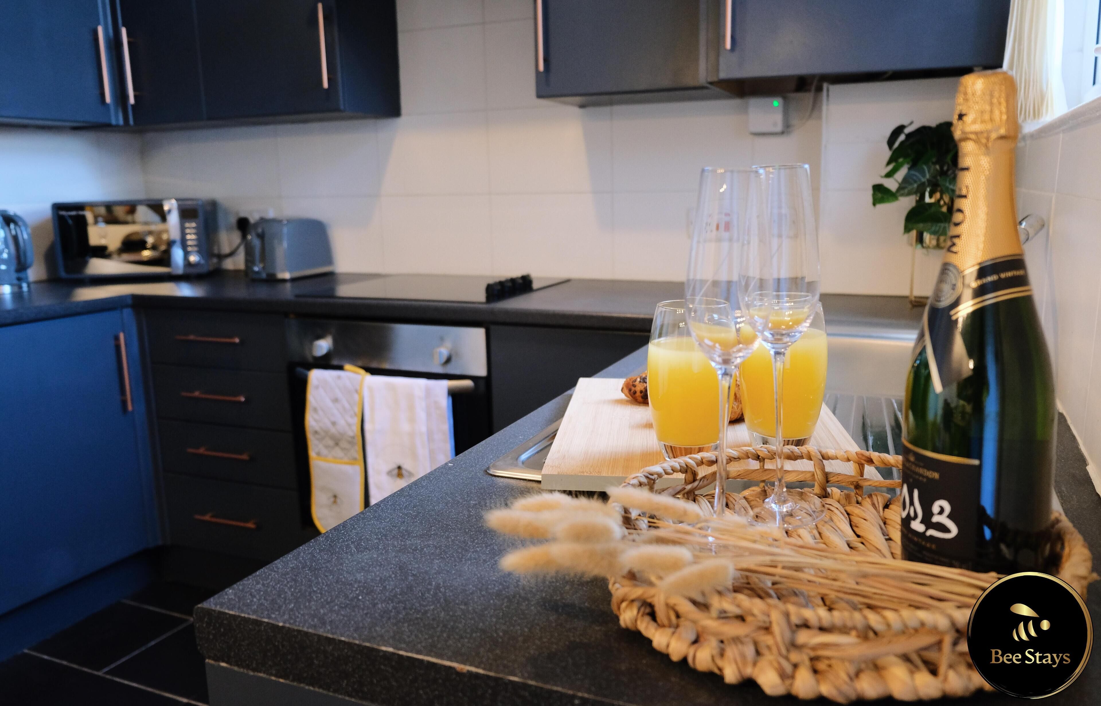 House, Multiple Beds | Private kitchen | Fridge, microwave, oven, stovetop