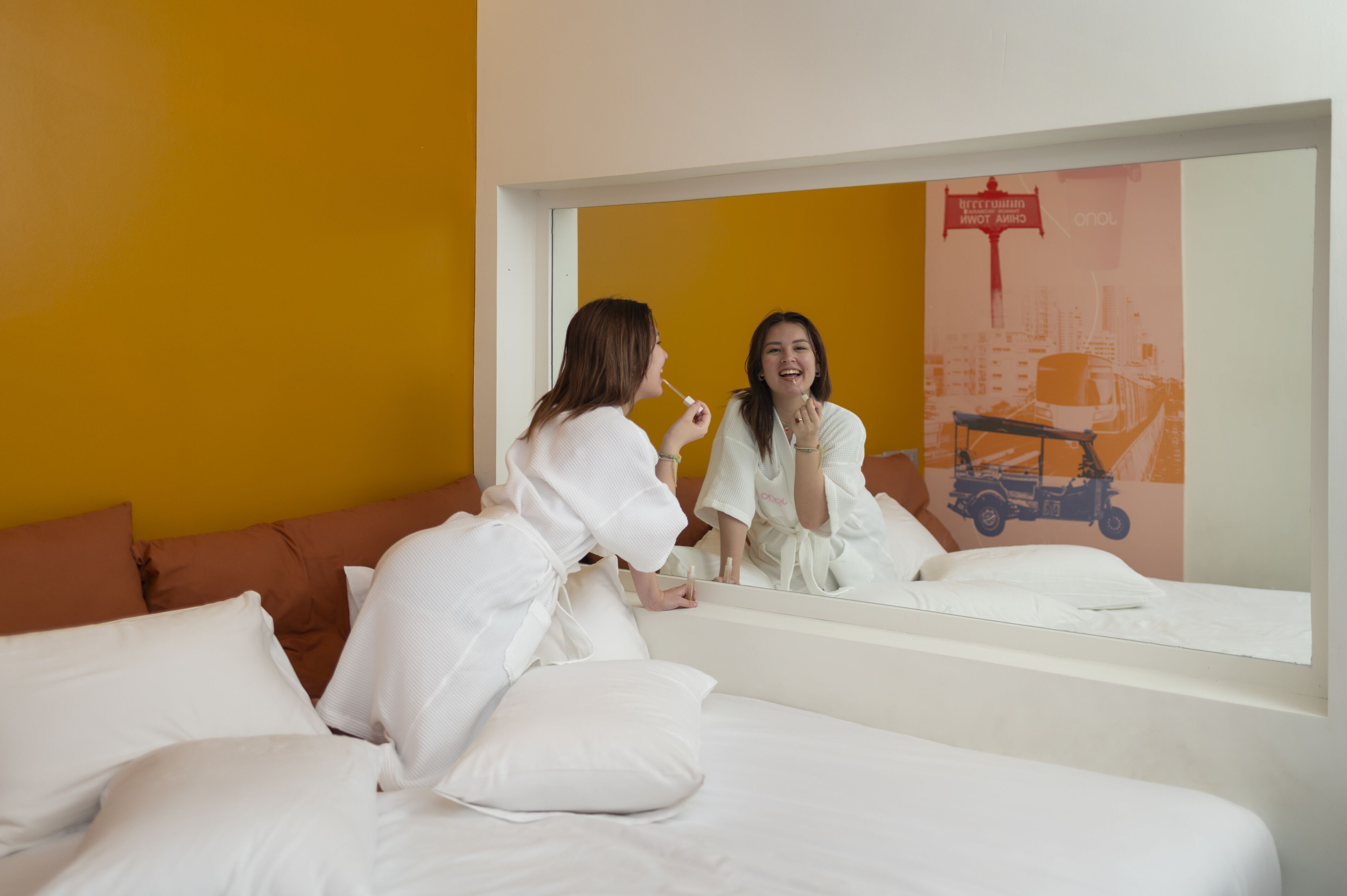 Snooze Blackout Room | Living area | 55-inch Smart TV with cable channels, TV