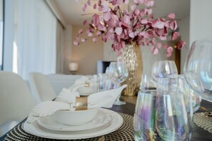 Deluxe Apartment | In-room dining