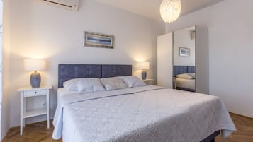 6 bedrooms, memory foam beds, free WiFi