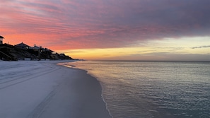 Una playa cerca