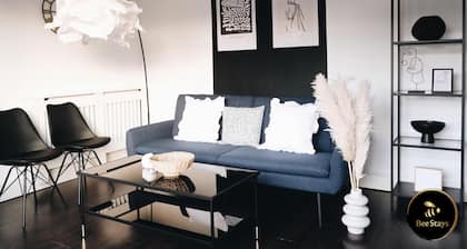 Northway House - Close to M62 and M6