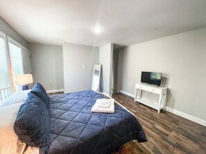 1 室のベッドルーム、アイロン / アイロン台、WiFi (無料)、ベッドシーツ