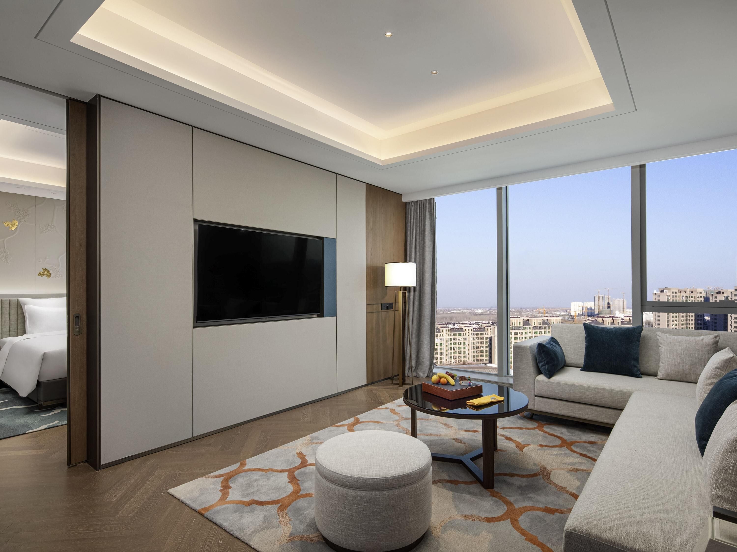 Deluxe Suite, 1 King Bed | Premium bedding, minibar, in-room safe, desk