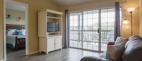 2 bedrooms, iron/ironing board, internet, bed sheets