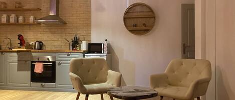 Réfrigérateur, four, plaque de cuisson