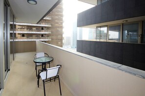 Standard Apartment | Terrace/patio - 1 Bedroom Apartment in The Matrix Tower (Dubai)
