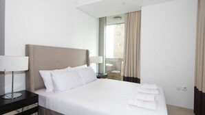 1 bedroom, in-room safe, iron/ironing board - 1 Bedroom Apartment in The Matrix Tower (Dubai)