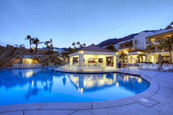 Outdoor pool, a heated pool
