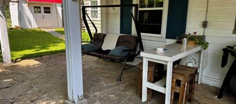 2 bedroom suite: King, Queen, parking, kitchenette, central, upper level