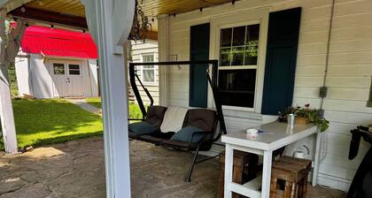 2 bedroom suite: King, Queen, parking, kitchenette, central, upper level