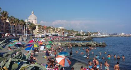 Genoa Pegli, apt. near waterfront, terrace, balcony