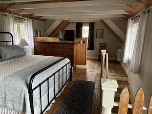 1 bedroom, iron/ironing board, travel crib, free WiFi