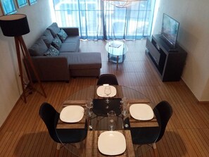 Smart TV - Modern & Spacious Manzanillo Apartment near all shops (Manzanillo)