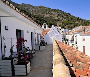 尊榮客房 | 埃及棉床單、高級寢具、羽絨被、記憶床墊