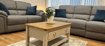 ★ LUXURIOUS & NEW | in the heart of Donegal Town ★