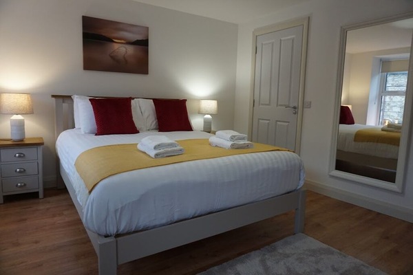 King bedroom with ensuite