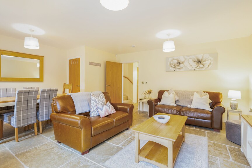 Staddlestone Mews - A Cotswold Cottage That Sleeps 4 Guests In 2 Bedrooms - Evesham