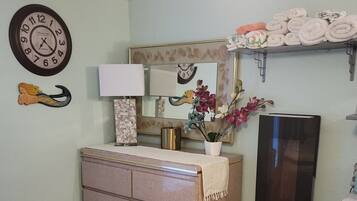 Free WiFi, bed sheets