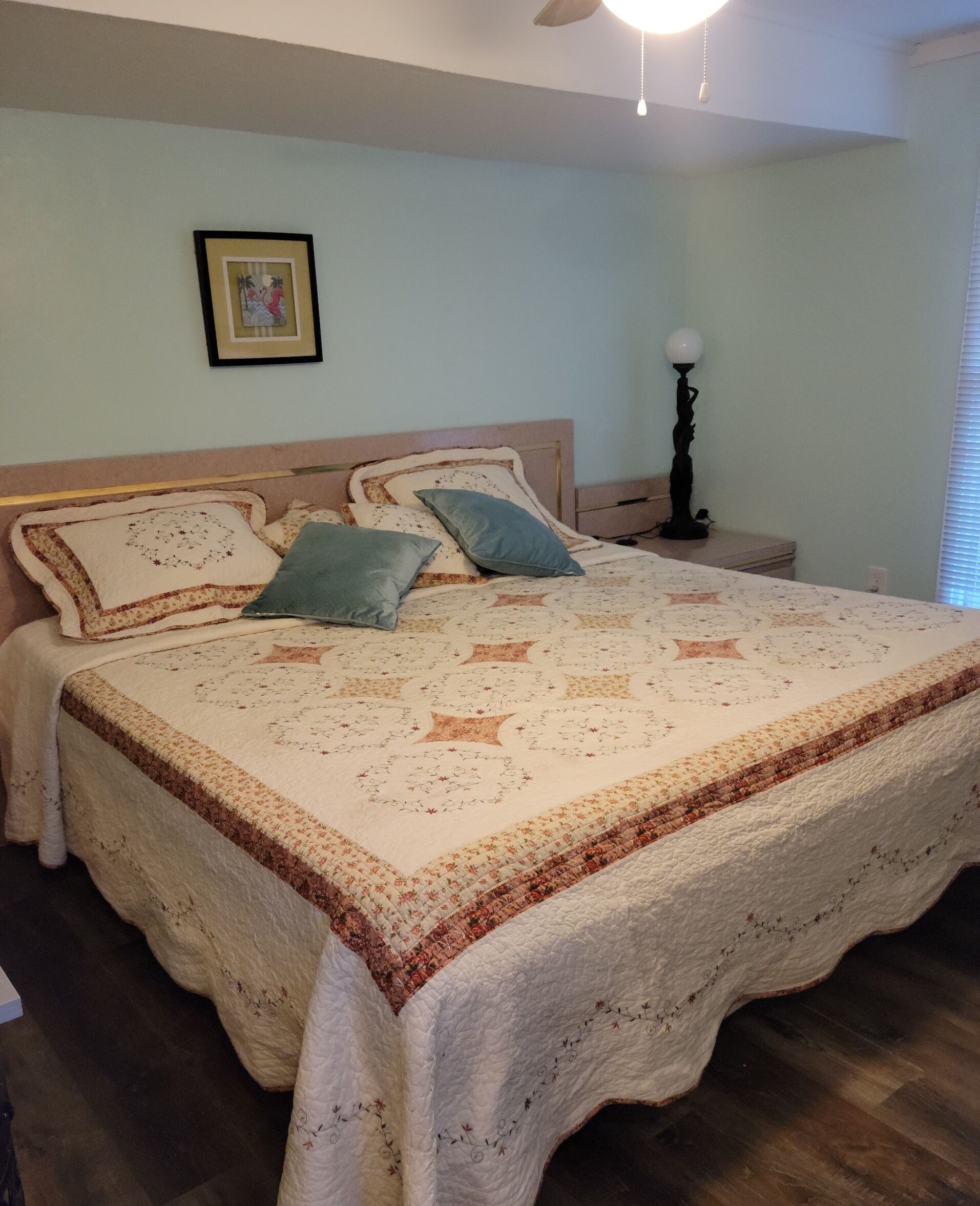 免费 WiFi、床单