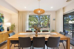 Dining - Luxurious Privacy in Exquisite Home, Walk to Golf (Cowes)