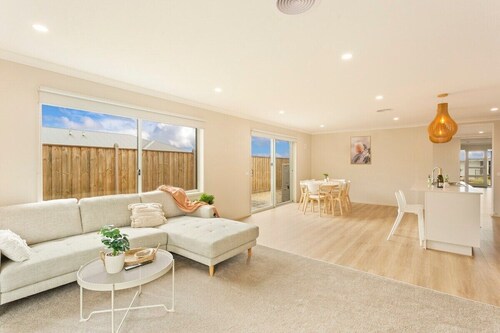 Elegant & Cozy Island Escape Near Downtown & Beach