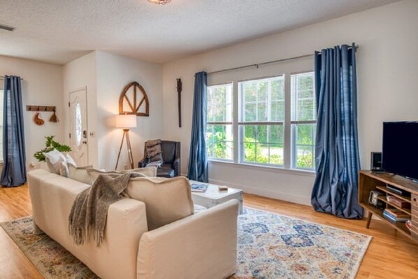 House, 2 Bedrooms | Living room | TV, DVD player - Casa More - Lower 2 Bedroom Home by Redawning (St. Augustine)