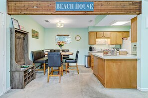 Condo, 2 Bedrooms | Dining - 2745 Forest Ridge 2 Bedroom Condo by RedAwning (Fernandina Beach)