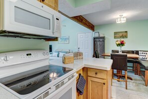Appart'hôtel, 2 chambres | Cuisine privée