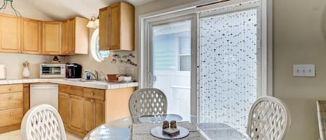 Cottage, 2 Bedrooms | Dining