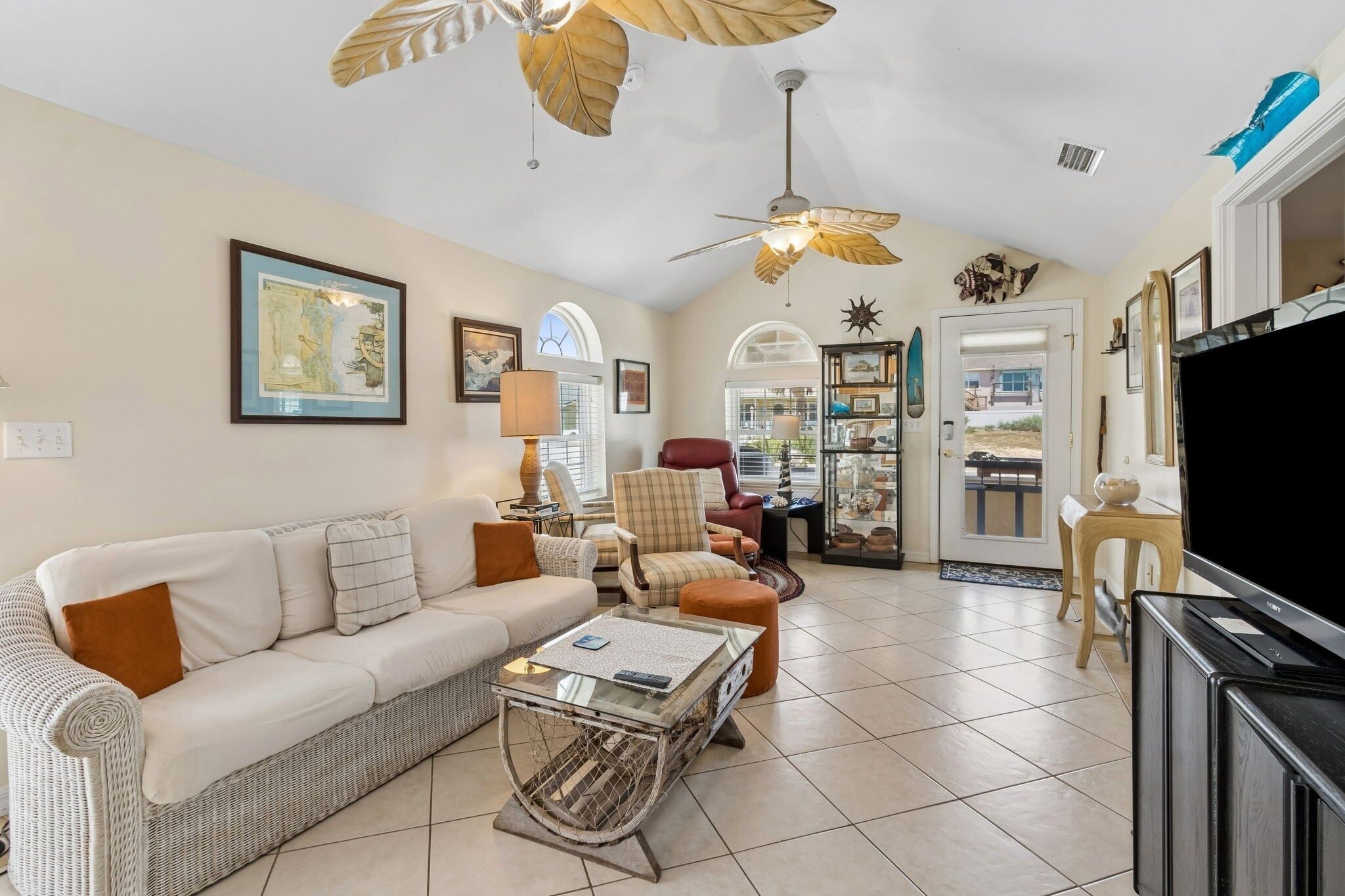 Cottage, 2 Bedrooms | Living area