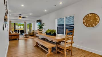 Cottage, 5 Bedrooms | Dining