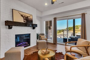 Cottage, 5 Bedrooms | Living area