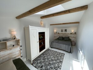 2 chambres, fer et planche à repasser, Wi-Fi gratuit, draps fournis