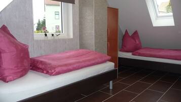 2 bedrooms, in-room safe, travel cot, WiFi