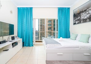 Comfort Studio | Iron/ironing board, free WiFi, bed sheets - Tanin - Spacious Studio Close to Burj Khalifa & Dubai Mall (Dubai)