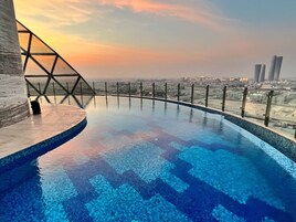 双人护理室、桑拿、热水浴缸、湿蒸房、土耳其浴、身体护理