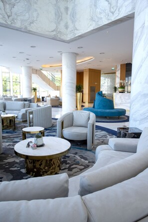 Lobby sitting area - Century Marina Hotel Lusail (Doha)