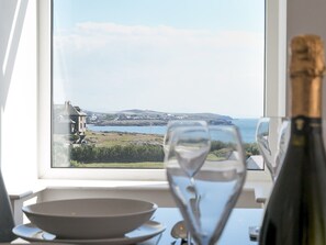 Interior - Spectacular Sea View Apartment with free Parking - Pass the Keys (Bae Trearddur)