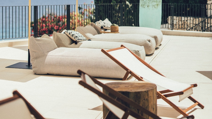 Cala Lanuza Suites