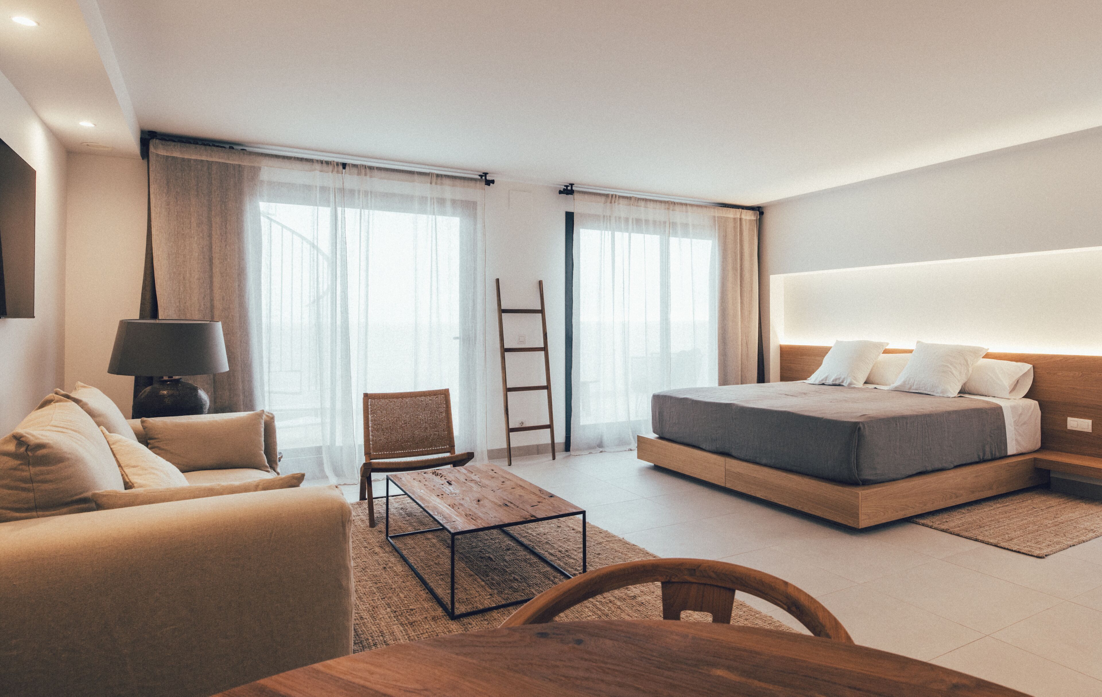 Literie hypoallergénique, couette en duvet d'oie, surmatelas, minibar