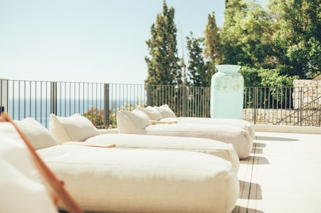 2 piscinas al aire libre, sillones reclinables de piscina