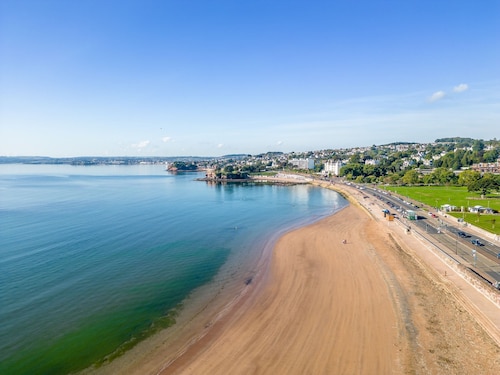 7 Bayview, Vernon Court