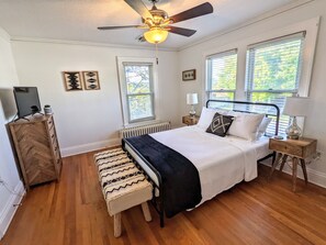 4 bedrooms, premium bedding, iron/ironing board, free WiFi