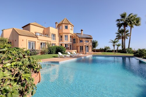 Villa "Alcaidesa Vistas al Mar" avec vue sur la mer, piscine et Wi-Fi