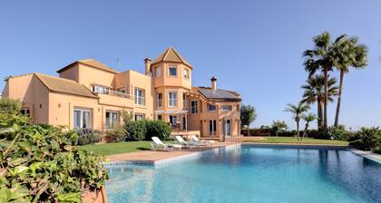 Villa "Alcaidesa Vistas al Mar" avec vue sur la mer, piscine et Wi-Fi